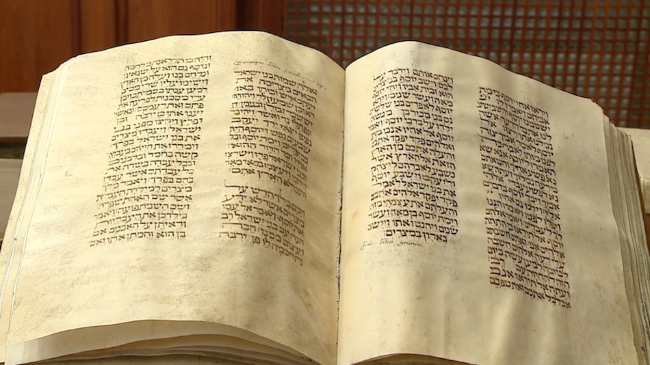 Questa è la Bibbia ebraica originale, in lingua Ebraica antica
